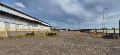 Páto de USO PRIVATIVO com portão eletrônico